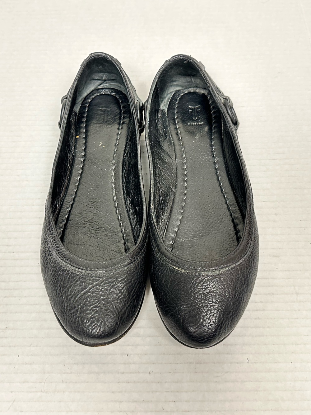 Frye Black Leather Harness Ballet Flats Studded Ring Detail Size 8.0 M